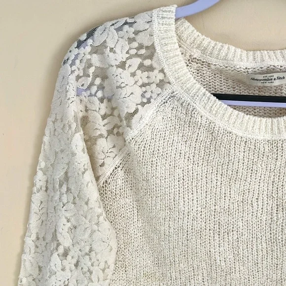 ABERCROMBIE & FITCH Cream Lace Sleeve Gold Fleck Pullover Sweater Size S - Picture 3 of 8